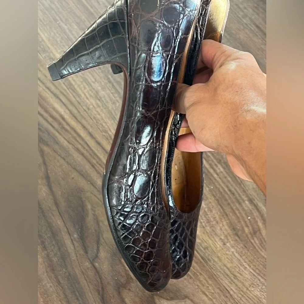 Ralph Lauren brown crocodile heels size 7.5